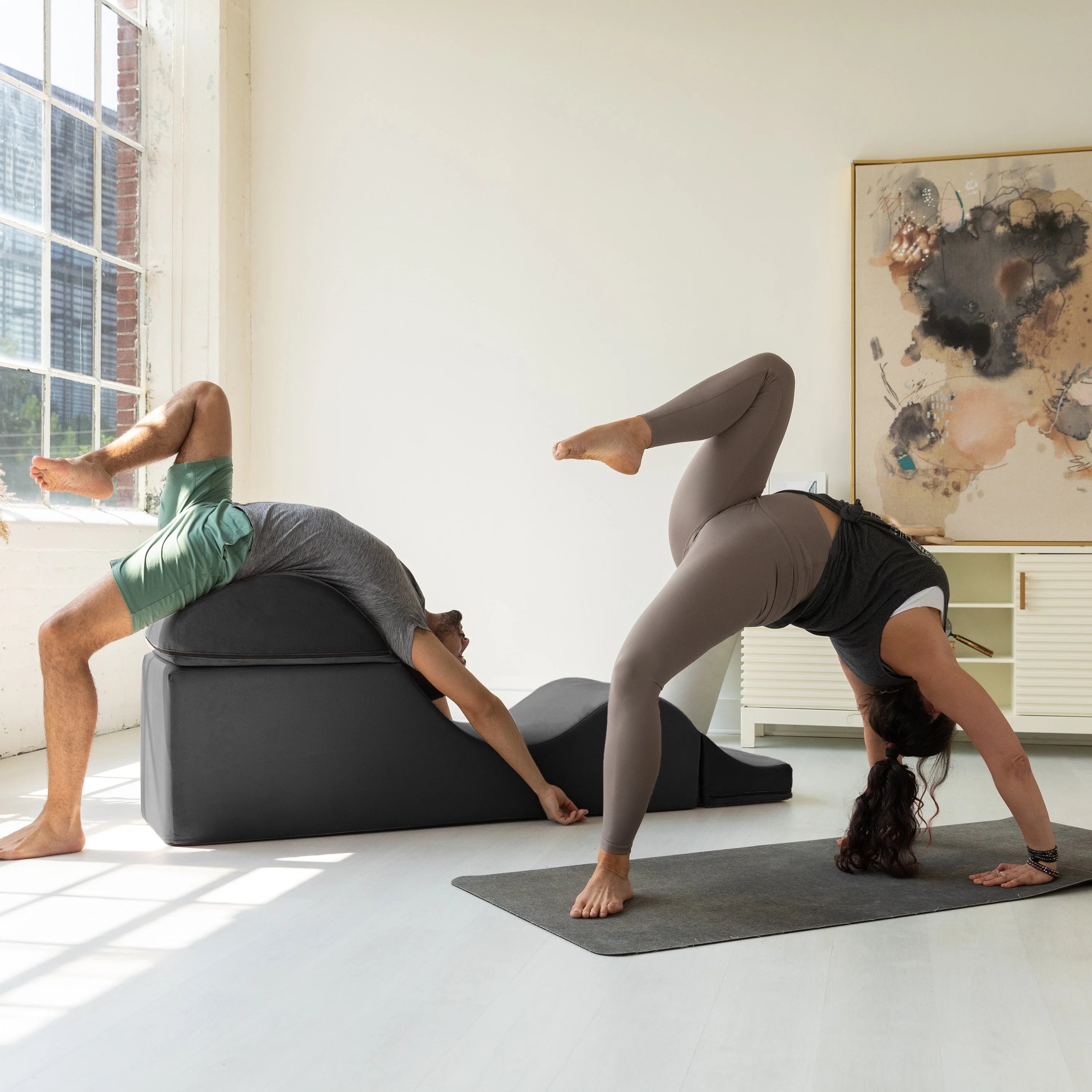 Avana Kami Chaise convertible / Yoga & Massage - Pouf 2 en 1 avec chaise longue de yoga pliable dissimulée, microvelours - N/A