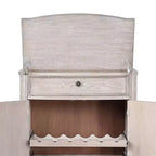 Meuble bar Wynsor d'Acme Furniture, finition blanc cassé vieilli