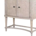 Meuble bar Wynsor d'Acme Furniture, finition blanc cassé vieilli