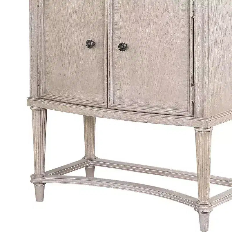 Meuble bar Wynsor d'Acme Furniture, finition blanc cassé vieilli