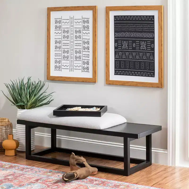 Banc moderne Powell Lemire avec plateau et revêtement, noir/gris : Rectangulaire, Polyester, Nettoyage des taches, Capacité de 136 kg