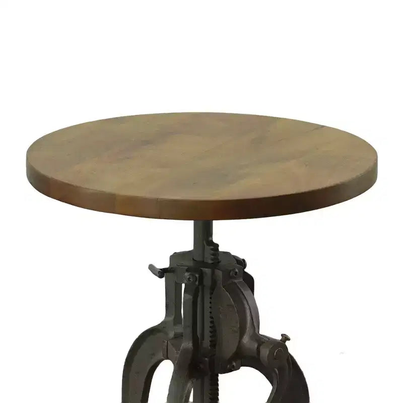 Table d'appoint à manivelle réglable Carolina Living Paxton Chêne Harvest : Piètement en fonte, plateau en bois de manguier, hauteur 61 cm