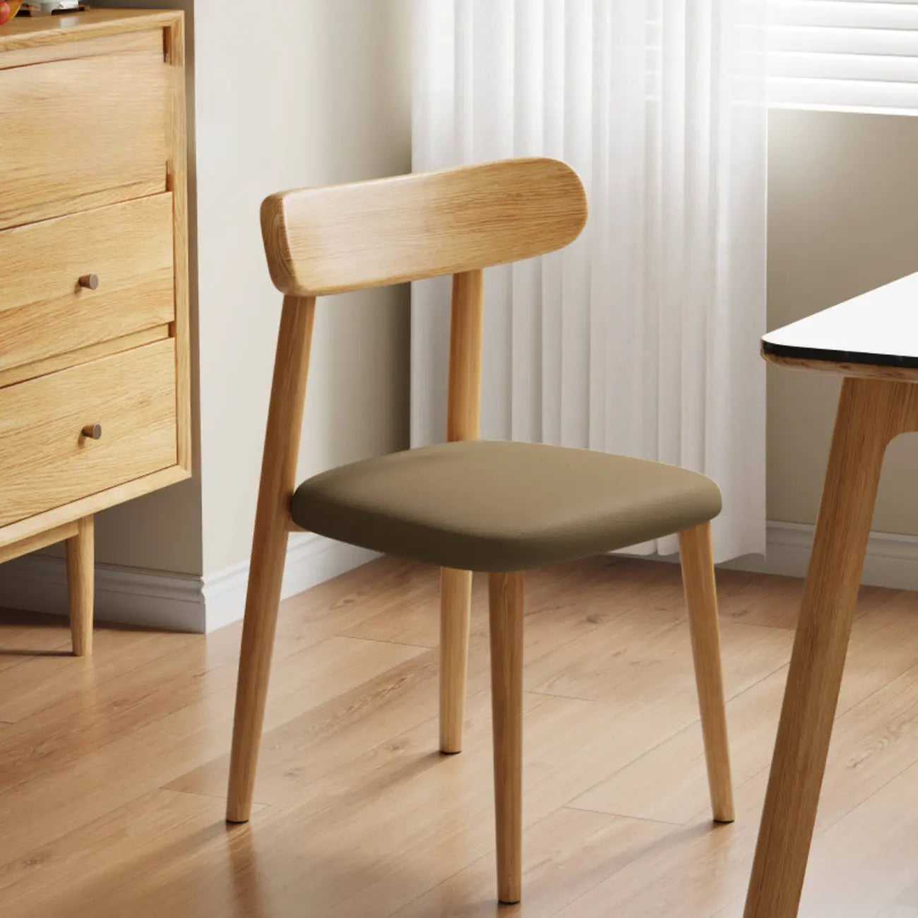 Chaise de salle à manger moderne en cuir sans accoudoirs avec dossier bas