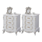 Table de chevet traditionnelle en bois blanc sculpté à 3 tiroirs