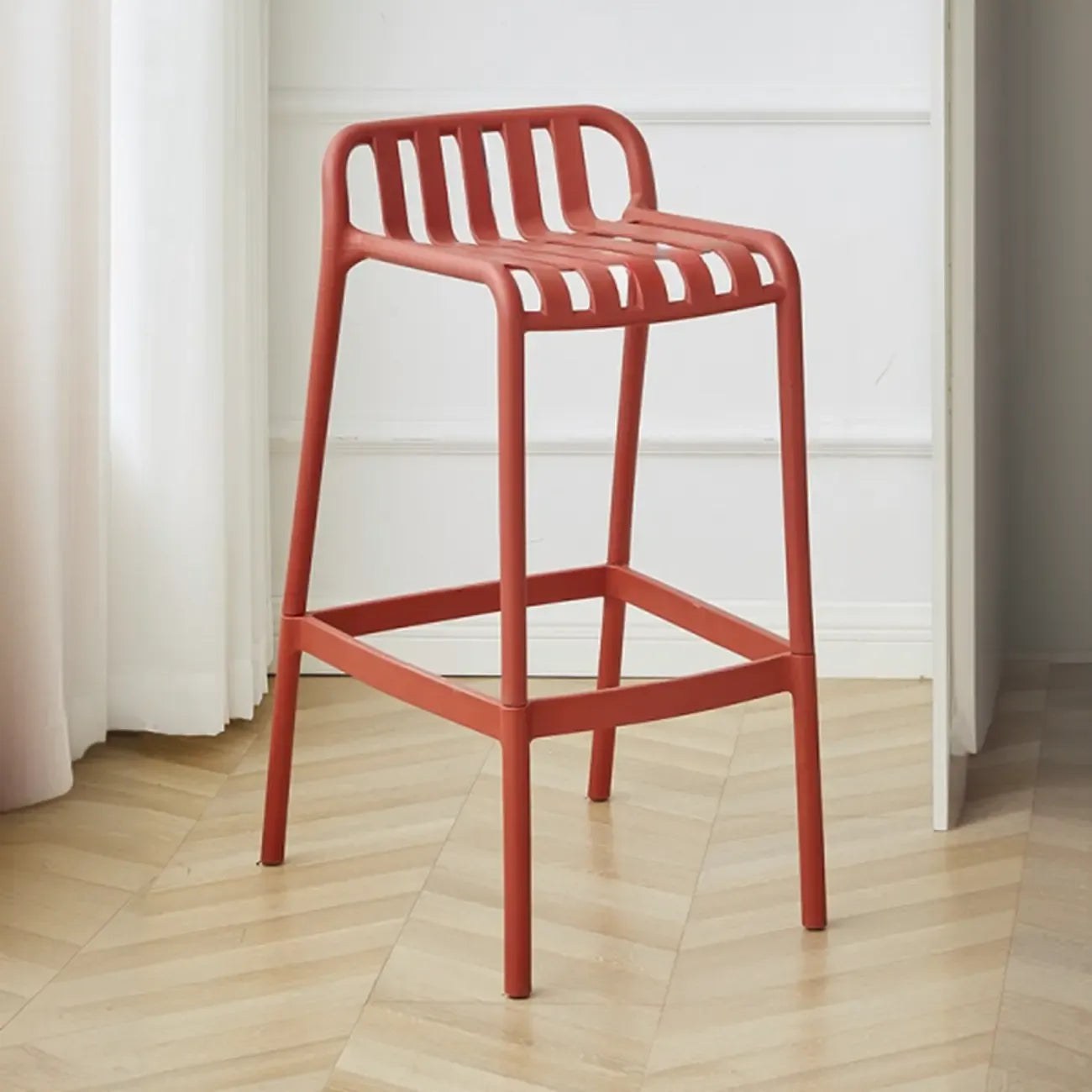 Tabouret de bar minimaliste en plastique pour l'extérieur et l'intérieur
