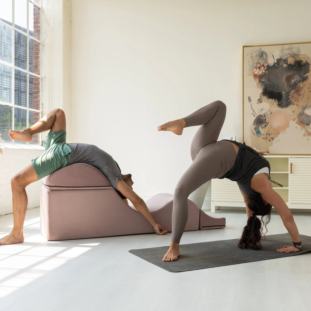 Avana Kami Chaise convertible / Yoga & Massage - Pouf 2 en 1 avec chaise longue de yoga pliable dissimulée, microvelours - N/A