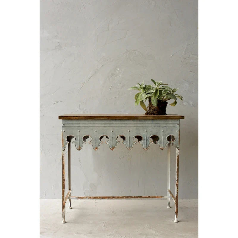 Console en métal finition zinc et bois à bord festonné