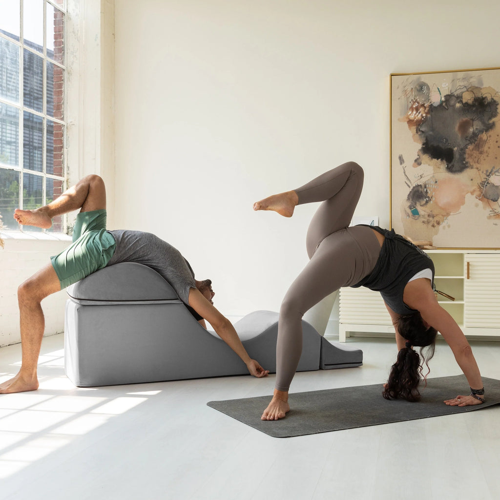 Avana Kami Chaise convertible / Yoga & Massage - Pouf 2 en 1 avec chaise longue de yoga pliable dissimulée, microvelours - N/A