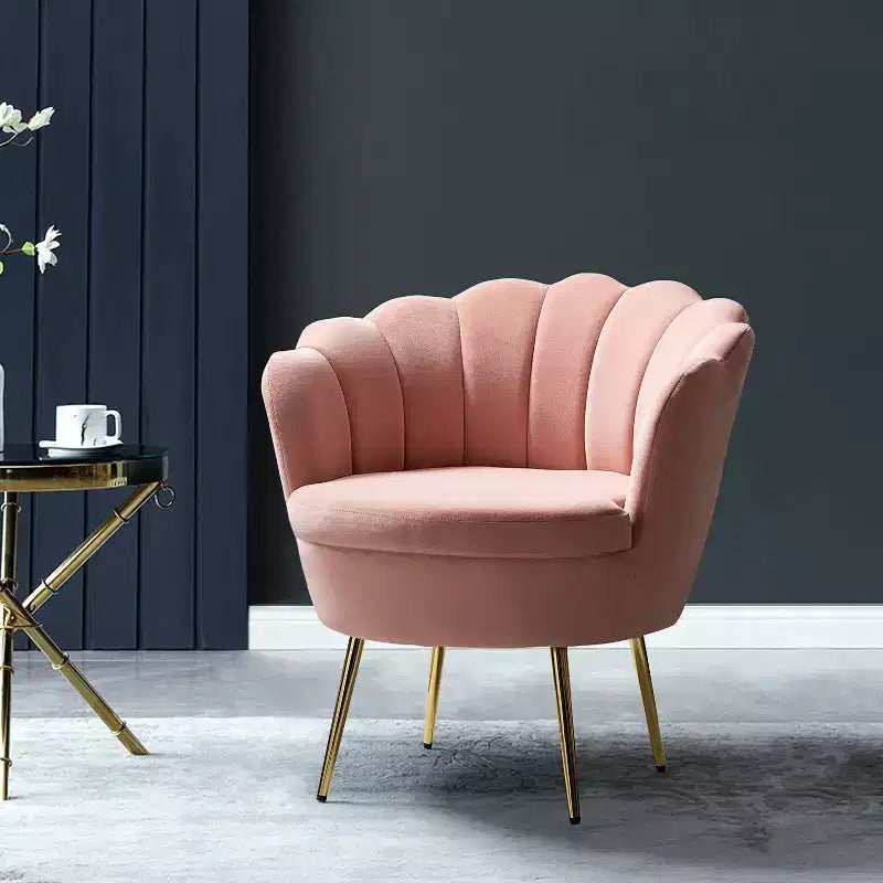 Fauteuil d'appoint de salon Yves Fauteuil club confortable avec pieds en métal doré | Karat Home