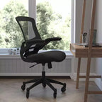 Chaise de bureau ergonomique pivotante Kelista de Flash Furniture à dossier mi-hauteur avec accoudoirs relevables et roulettes transparentes