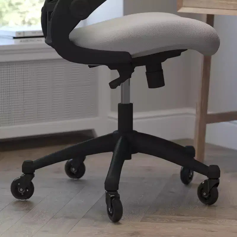 Chaise de bureau ergonomique pivotante Kelista de Flash Furniture à dossier mi-hauteur avec accoudoirs relevables et roulettes transparentes