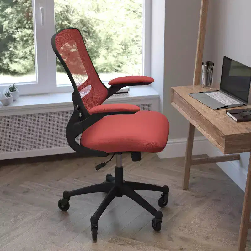 Chaise de bureau ergonomique pivotante Kelista de Flash Furniture à dossier mi-hauteur avec accoudoirs relevables et roulettes transparentes