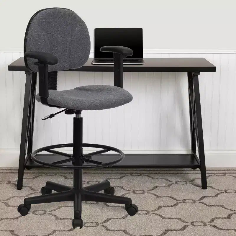 Chaise de bureau à roulettes Emma et Oliver avec accoudoirs réglables
