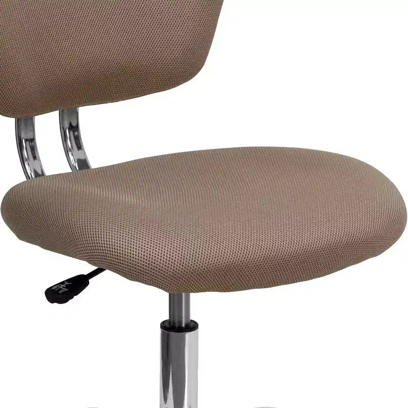 Chaise de bureau pivotante Emma et Oliver avec dossier mi-hauteur en maille et rembourrage, et base chromée