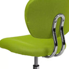 Chaise de bureau pivotante Emma et Oliver avec dossier mi-hauteur en maille et rembourrage, et base chromée