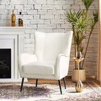 Fauteuil classique Harpocrates à dossier haut et garniture cloutée | ART OF LIVING DESIGNS