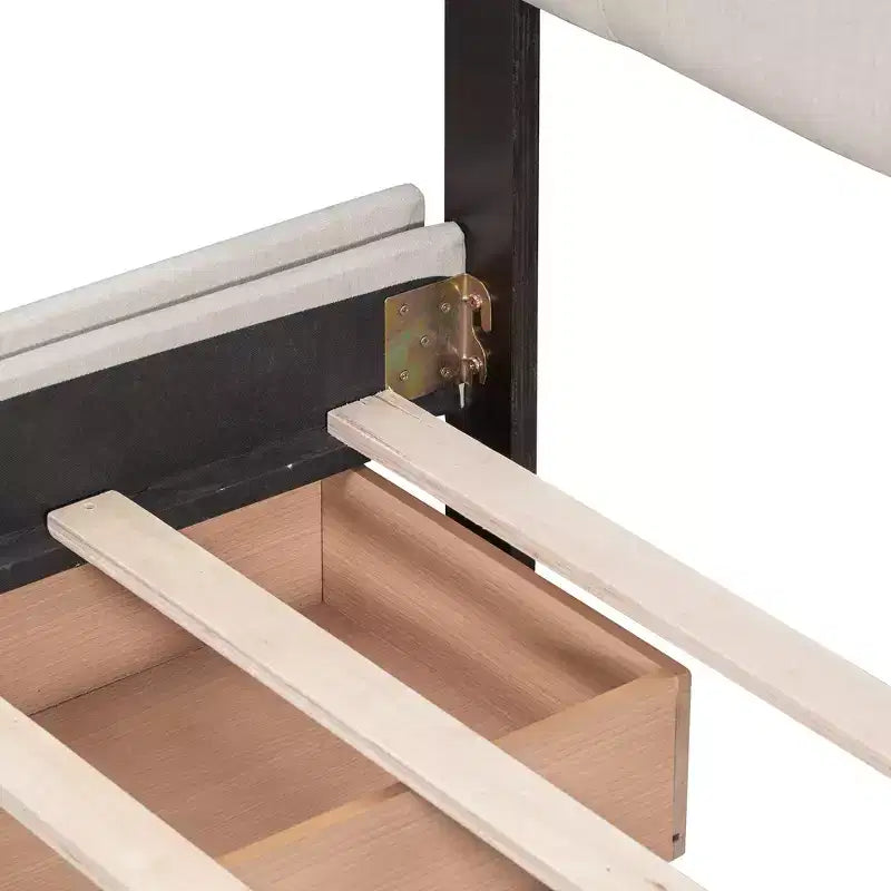 Lit plateforme rembourré Queen Size avec tête de lit classique et 4 tiroirs - ModernLuxe
