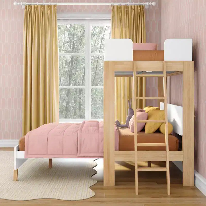 Lit superposé en L Max & Lily, style mi-siècle, deux places au-dessus d'un grand lit, en bois massif