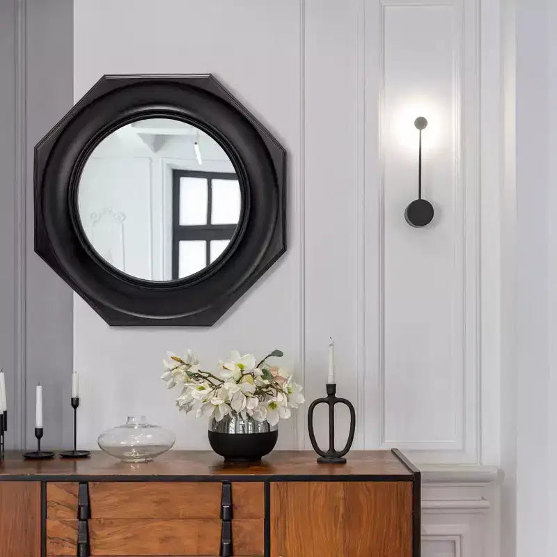 Miroir mural hexagonal à cadre en bois sculpté Storied Home