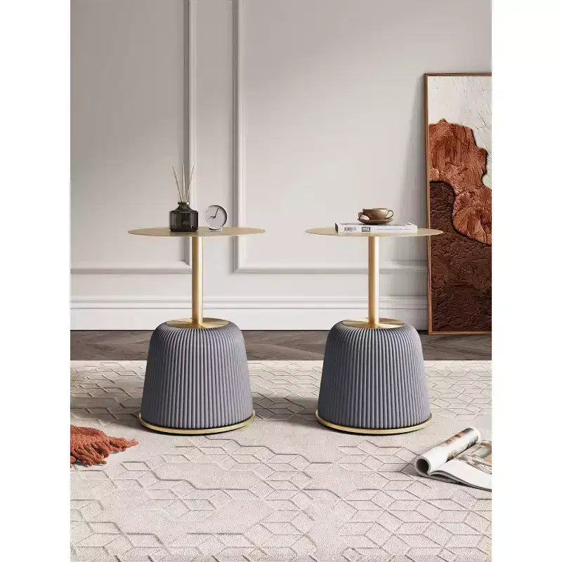 Manhattan Comfort Lot de 2 tables d'appoint Anderson en similicuir avec plateau doré