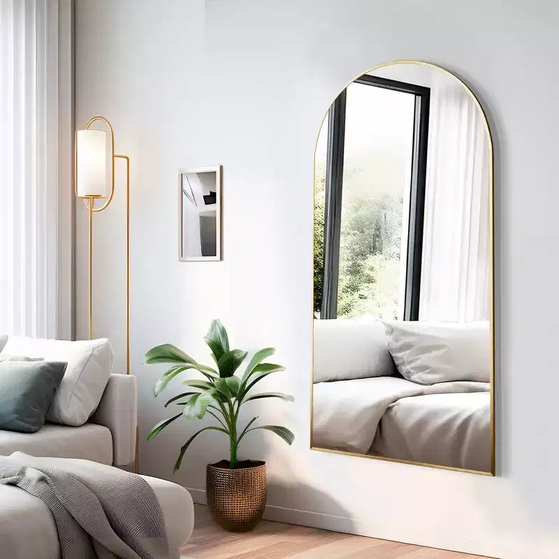 Miroir Dovelina sur pied à cadre métallique cintré, miroir autoportant, miroir de chambre moderne, miroir mural