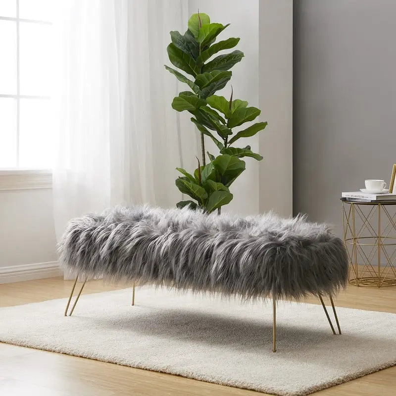 Banc long contemporain moderne en fausse fourrure Silver Orchid Nilsson