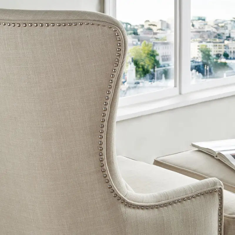 Fauteuil de salon à dossier haut ailé Capella avec repose-pieds par iNSPIRE Q Artisan