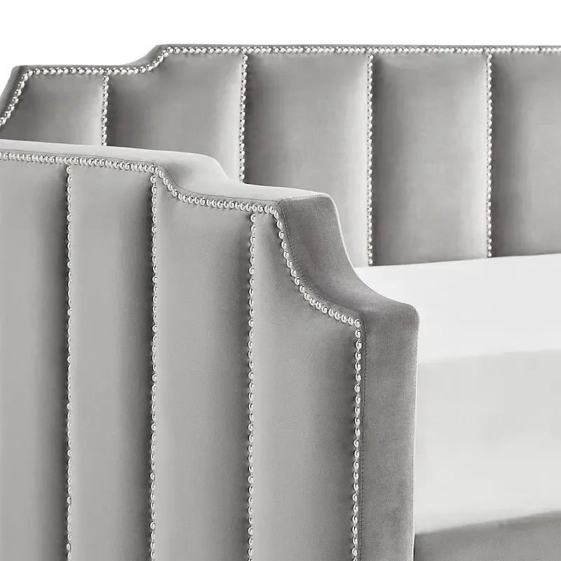 Lit de jour en velours gris chic par