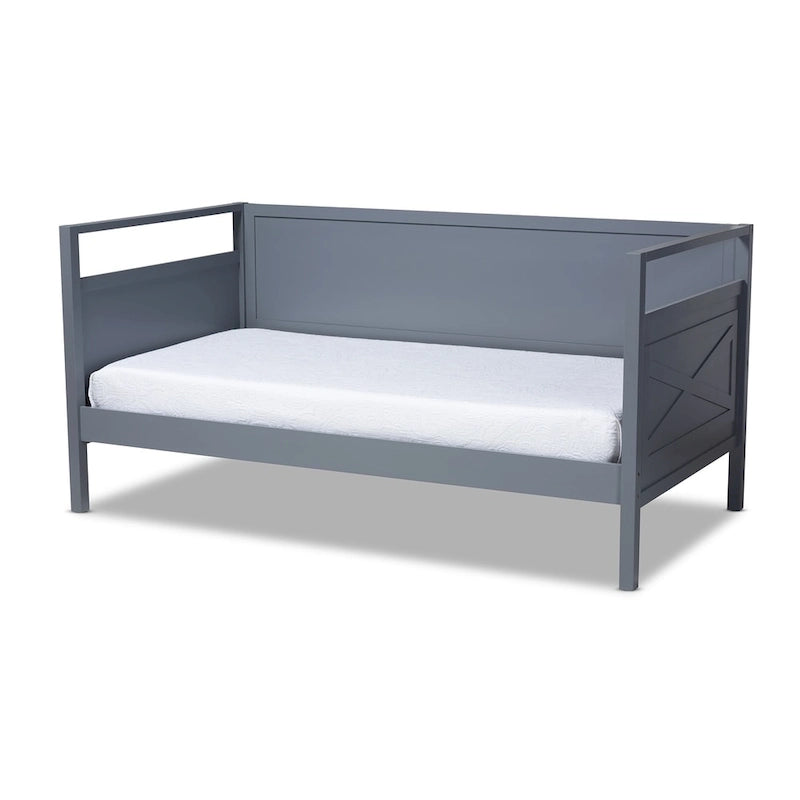Lit de repos en bois « The Gray Barn Silver Fox Cottage » de style maison de ferme