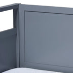 Lit de repos en bois « The Gray Barn Silver Fox Cottage » de style maison de ferme