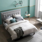 Lit plateforme capitonné haut de gamme Priage by Zinus gris sable avec boutons touffetés beiges