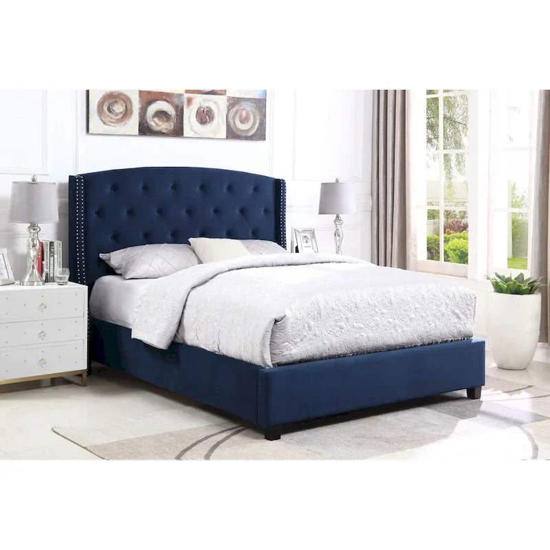 Lit capitonné Summit Wingback de Roundhill Furniture avec clous décoratifs