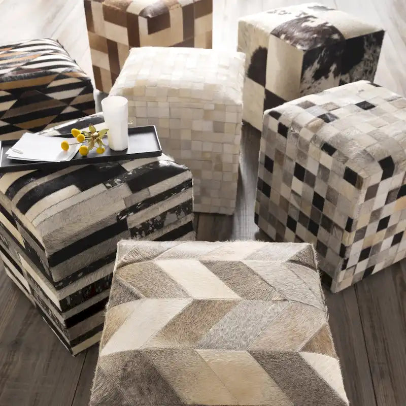 Pouf ottoman cube en cuir de vache Livabliss Cattle Range