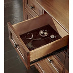 Ensemble de chambre à coucher 5 pièces Aiden en bois massif Simply Solid – très grand lit