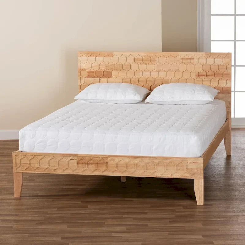 Lit plateforme sculpté en nid d'abeille naturel Hosea Japandi, grand lit