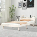 Cadre de lit plateforme simple en bois au design minimaliste avec station de recharge
