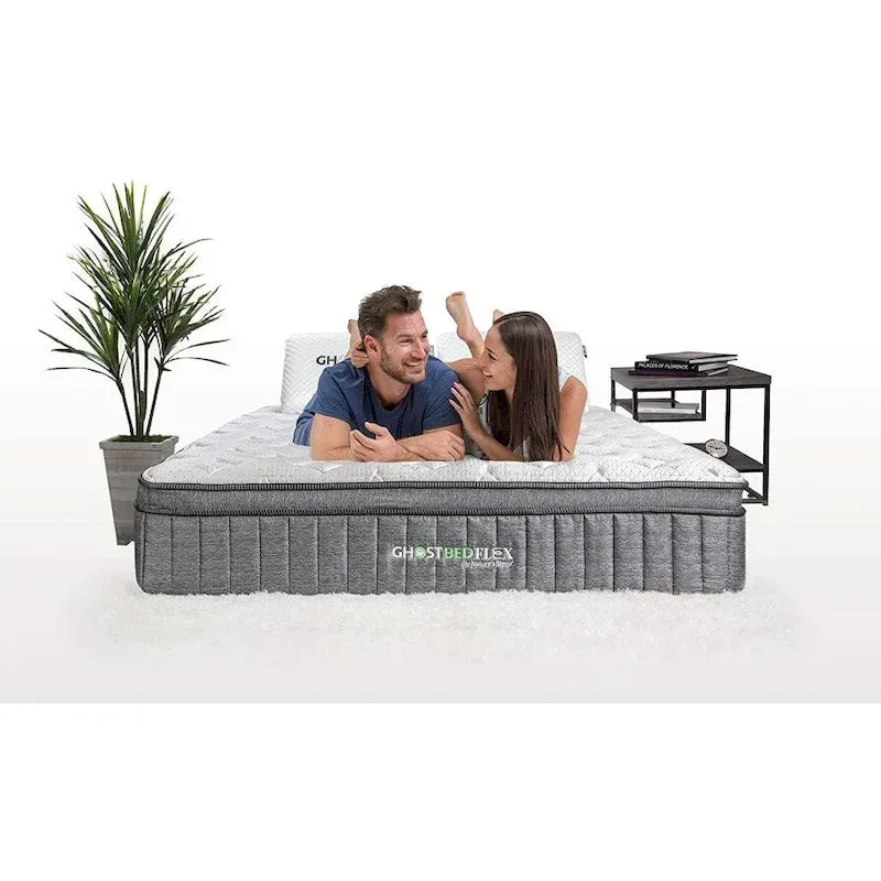 Matelas en mousse à mémoire de forme mi-ferme GhostBed Flex Hybrid 13 pouces