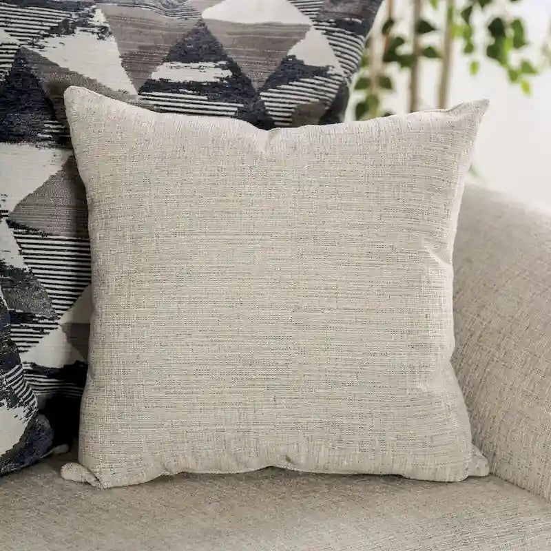 Canapé Culprina traditionnel gris clair en chenille avec accoudoirs roulés par Furniture of America