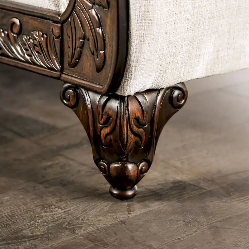 Canapé Culprina traditionnel gris clair en chenille avec accoudoirs roulés par Furniture of America