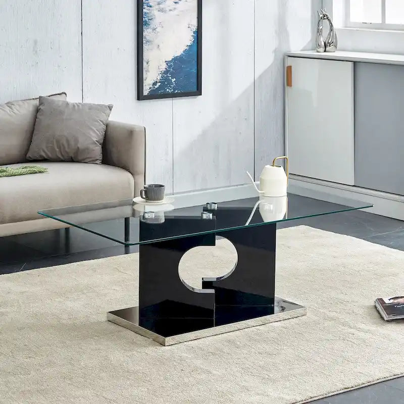 Une table basse rectangulaire moderne avec plateau en verre trempé et pieds en MDF couleur bois. Convient pour le salon.