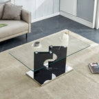 Une table basse rectangulaire moderne avec plateau en verre trempé et pieds en MDF couleur bois. Convient pour le salon.