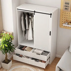 Grande armoire de chambre à coucher avec tringle à vêtements, portes coulissantes de style grange, tiroirs et étagères ouvertes, blanc