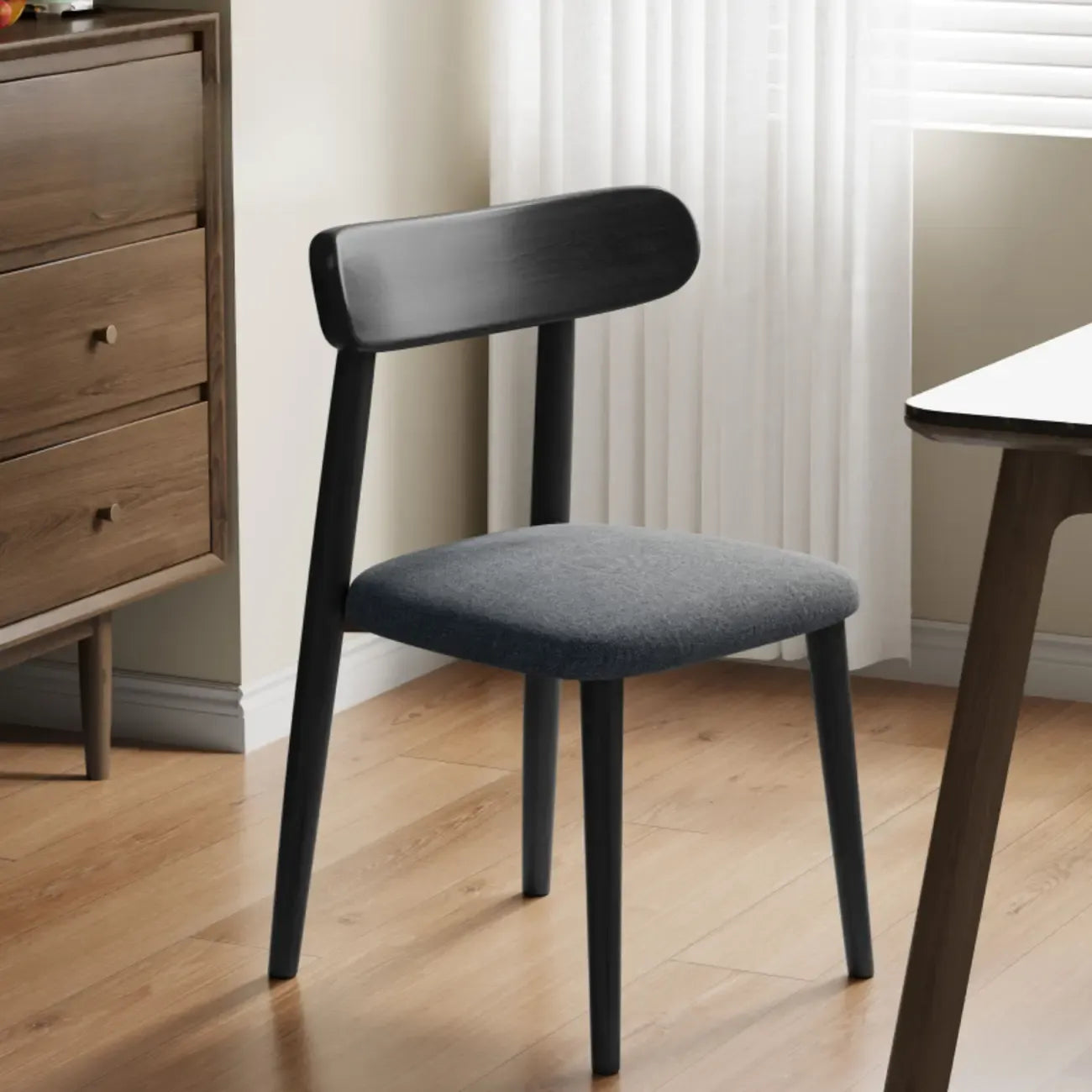 Chaise de salle à manger moderne en cuir sans accoudoirs avec dossier bas