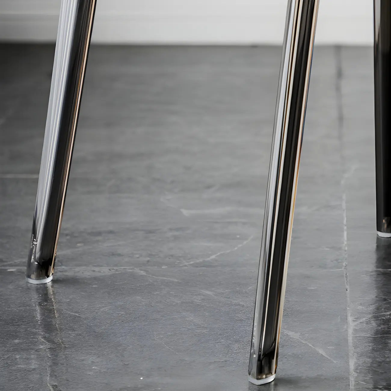 Chaise de salle à manger en acrylique ambré sans accoudoirs et à dossier bas