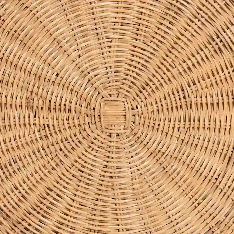 Table d'appoint Avalon Scallop en rotin naturel - Table en osier tressée à la main avec base à jupe, style côtier pour salon ou couloir