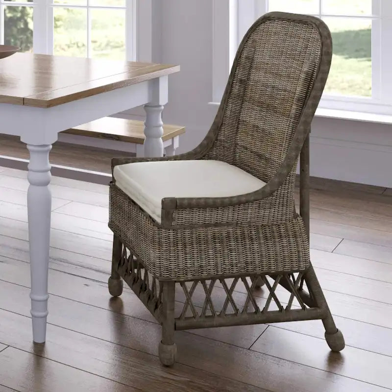 Chaise d'appoint de salle à manger en rotin naturel avec coussin, par East at Main