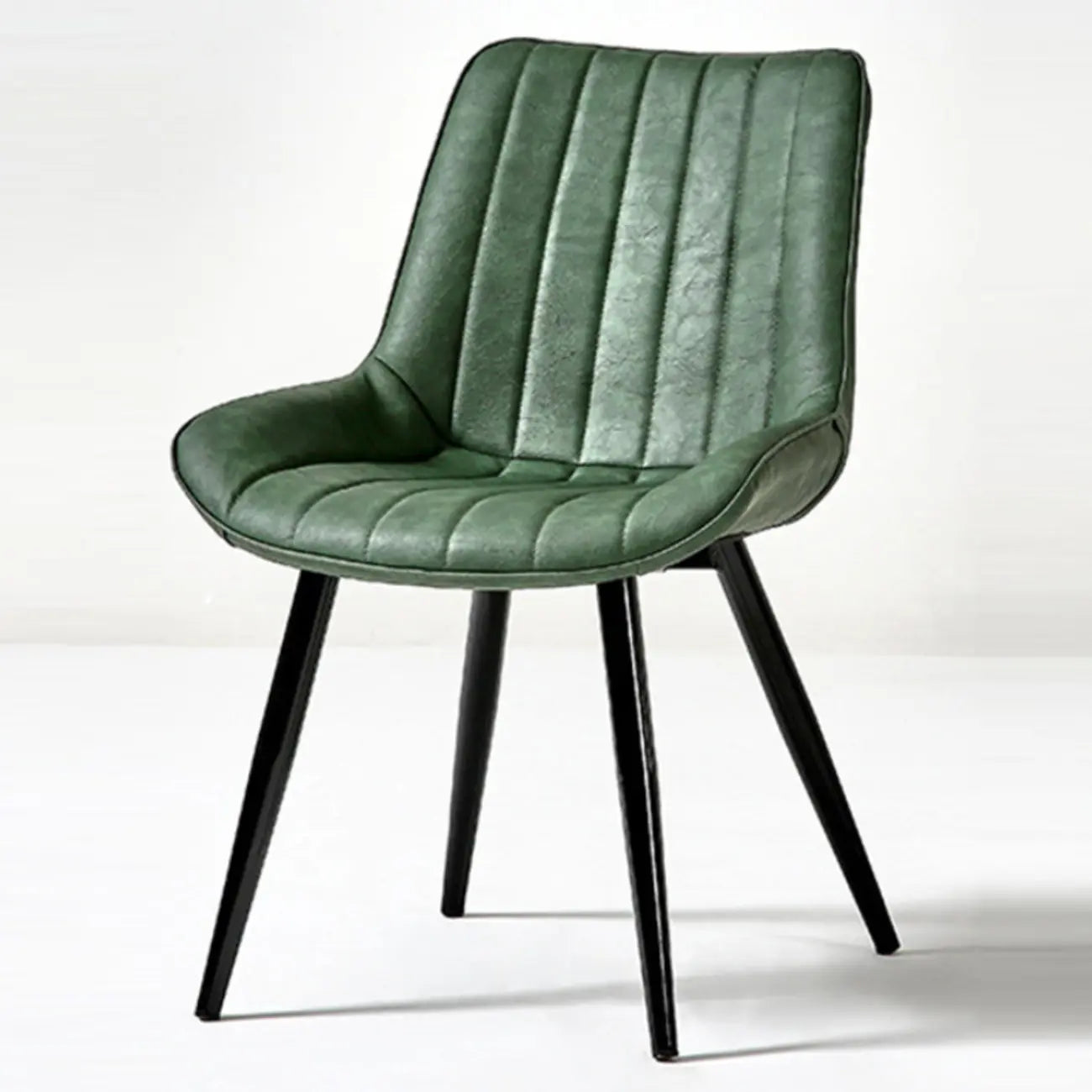 Chaise de salle à manger simple en cuir rembourré, dossier plein, pieds en métal